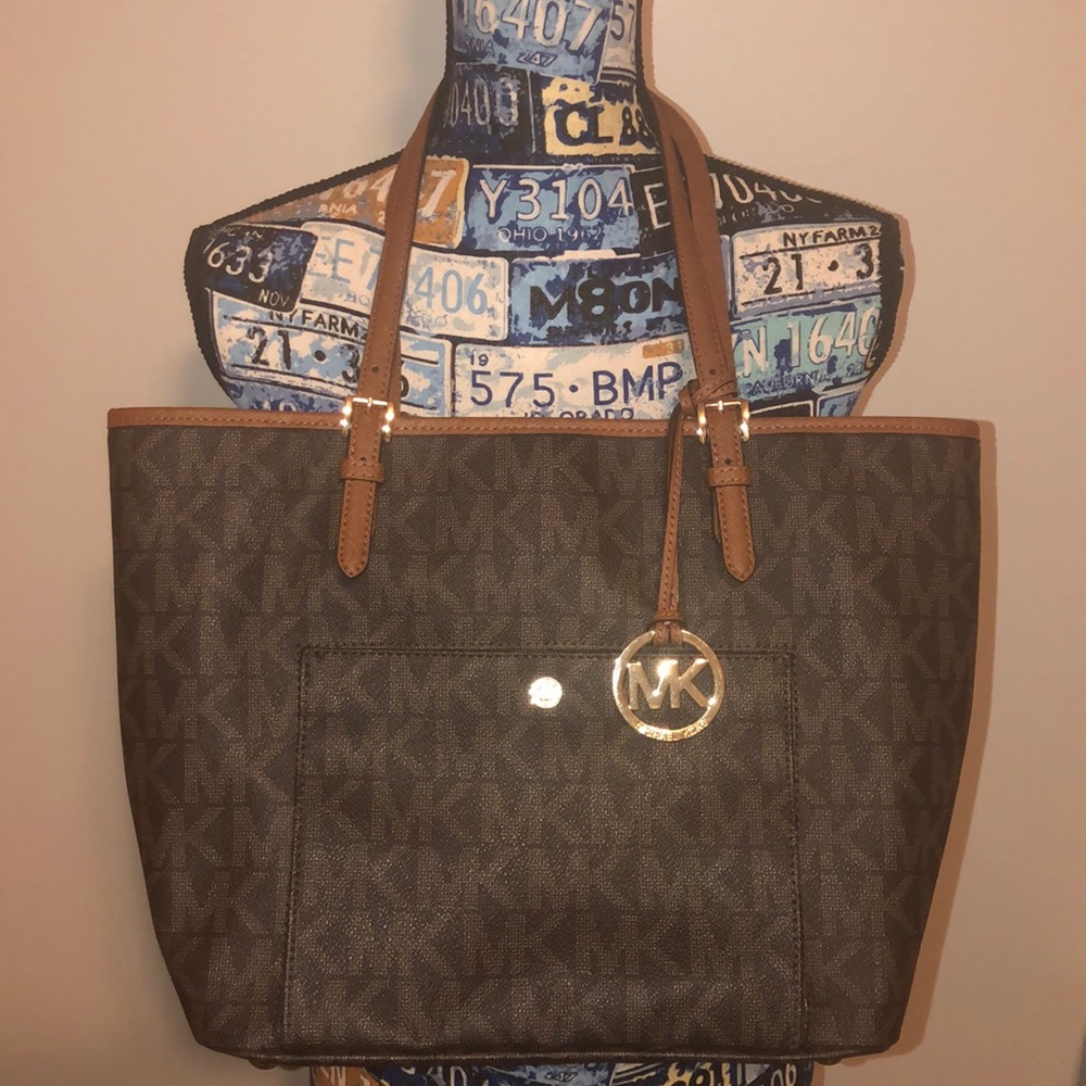 Michael Kors Jet Set Travel Logo Tote